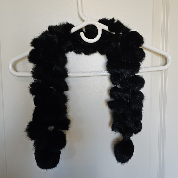 Stunning Rabbit Fur Scarf - Picture 2 of 4